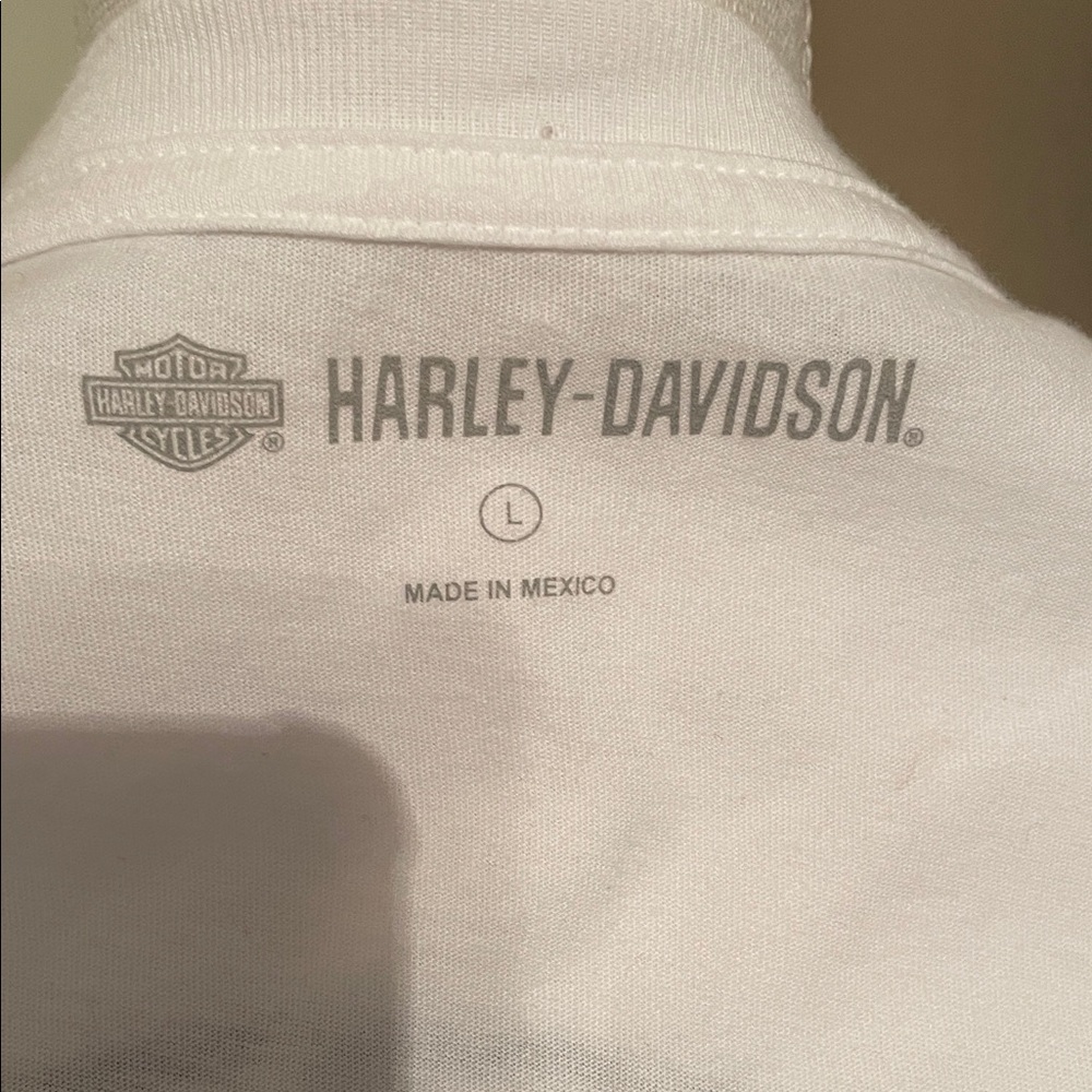“Harley-Davidson” White Long Sleeve with Red and Blue Graphics - Picture 5 of 6